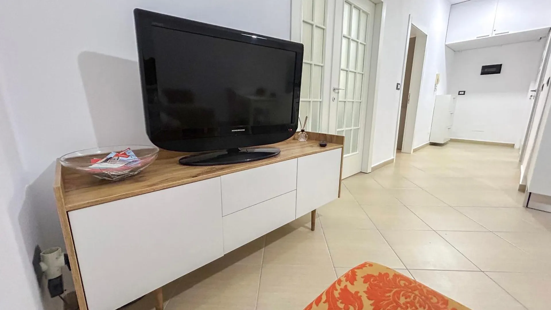 Two Bedrooms, Top Location 972 格勒姆 阿尔巴尼亚