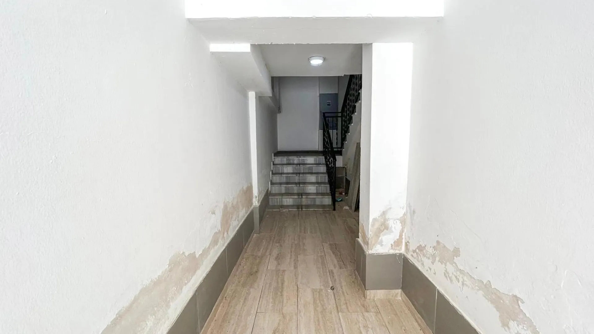Two Bedrooms, Top Location 972 格勒姆