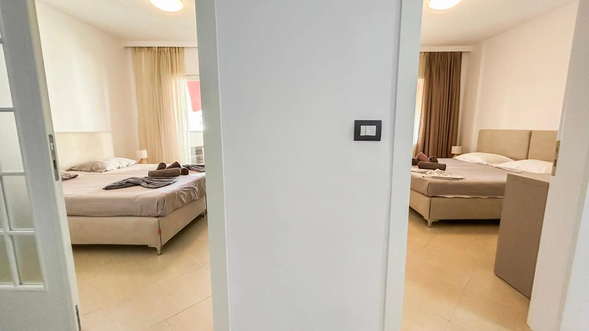 Two Bedrooms, Top Location 972 格勒姆 0*,
